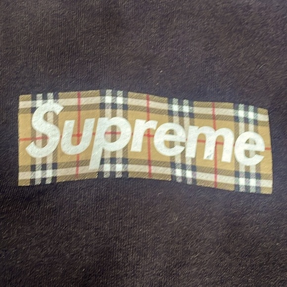 Burberry x Supreme 2022 Black Hoodie size XL GUC - Picture 2 of 7